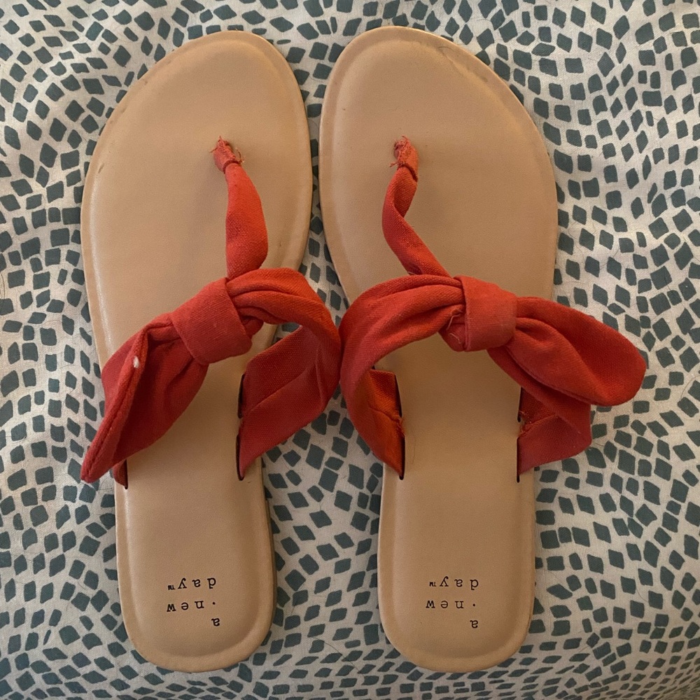 Red bow sandals